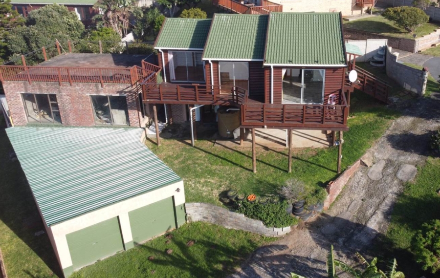 4 Bedroom Property for Sale in Winterstrand Eastern Cape